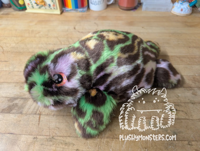 Mr. Interesting with Sparkly Coral Kawaii Eyes - Splat