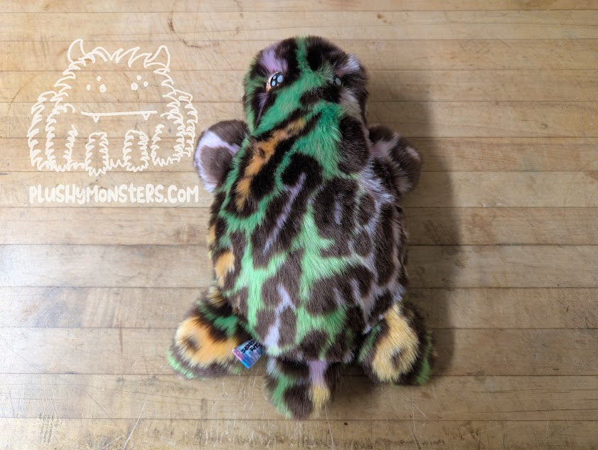 Mr. Interesting with Sparkly Coral Kawaii Eyes - Splat