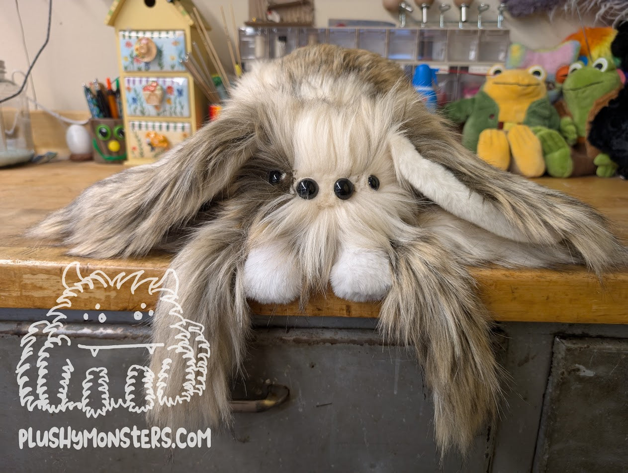 Lil' Floyd the Rabbit, Spider in Disguise! - Weighted Lil' Guy