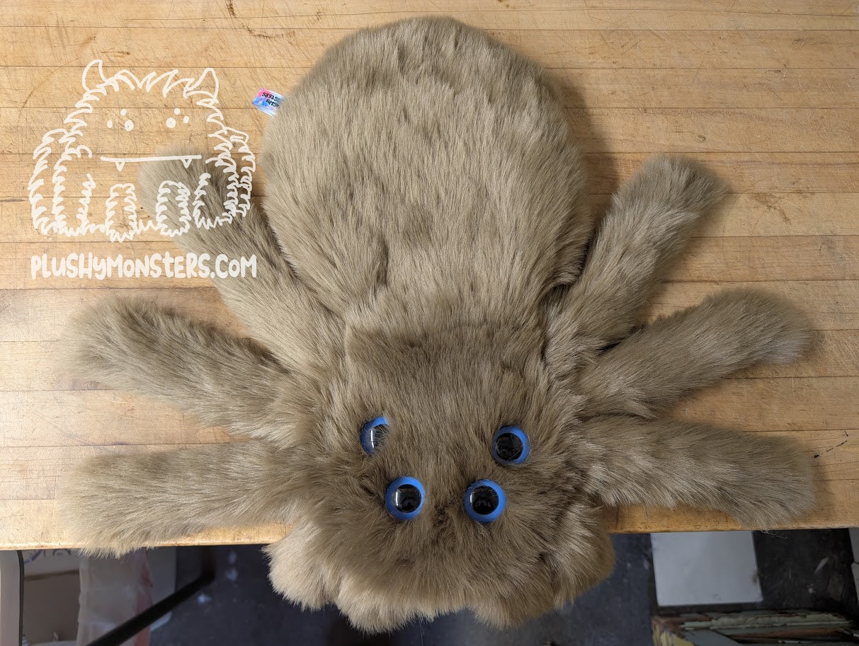 Mouse with Uni Blue Eyes! - Weighted Pancake Spider