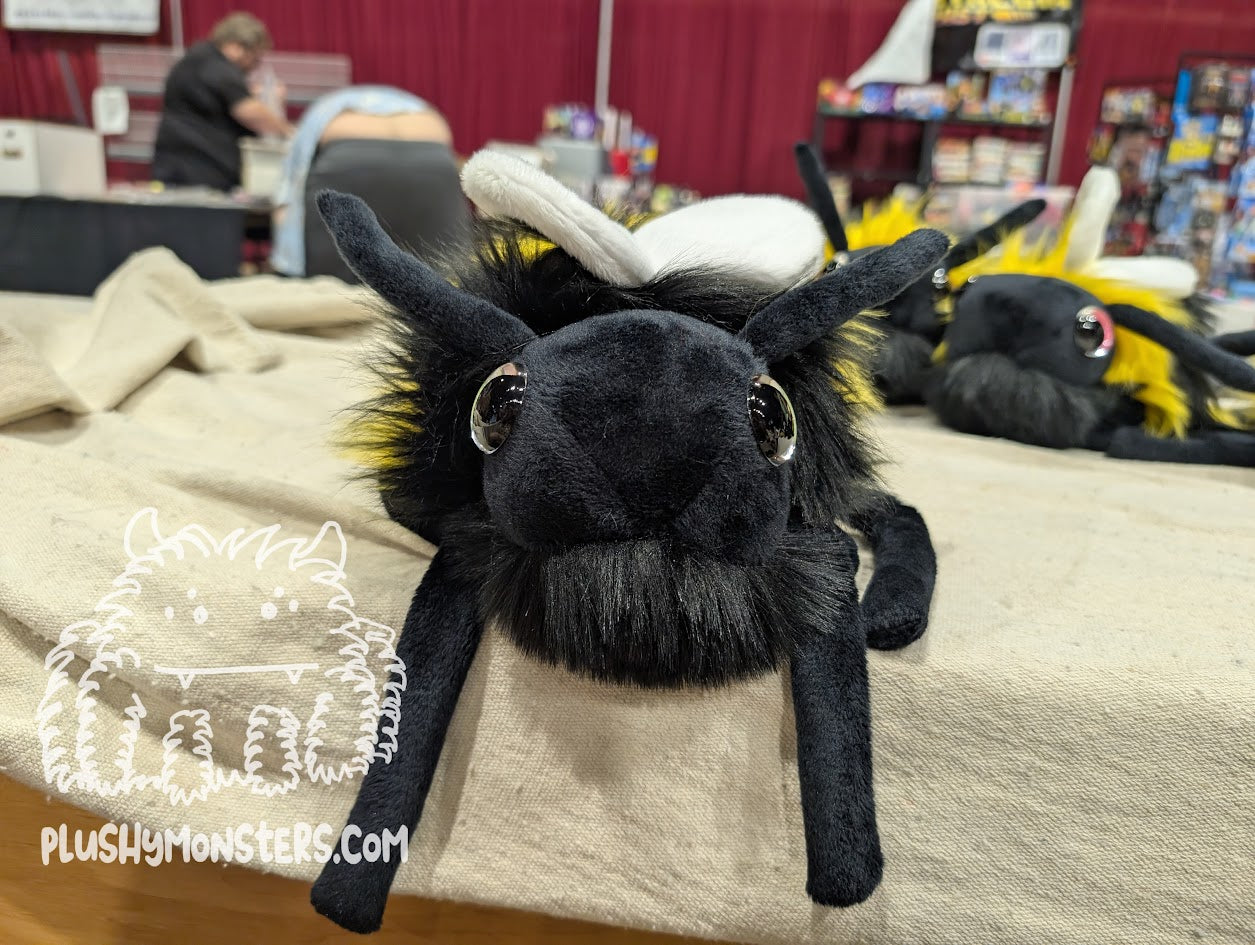 Big Hobo Bumble! With Glittery Green Eyes! - Big Hobo Tick in Disguise