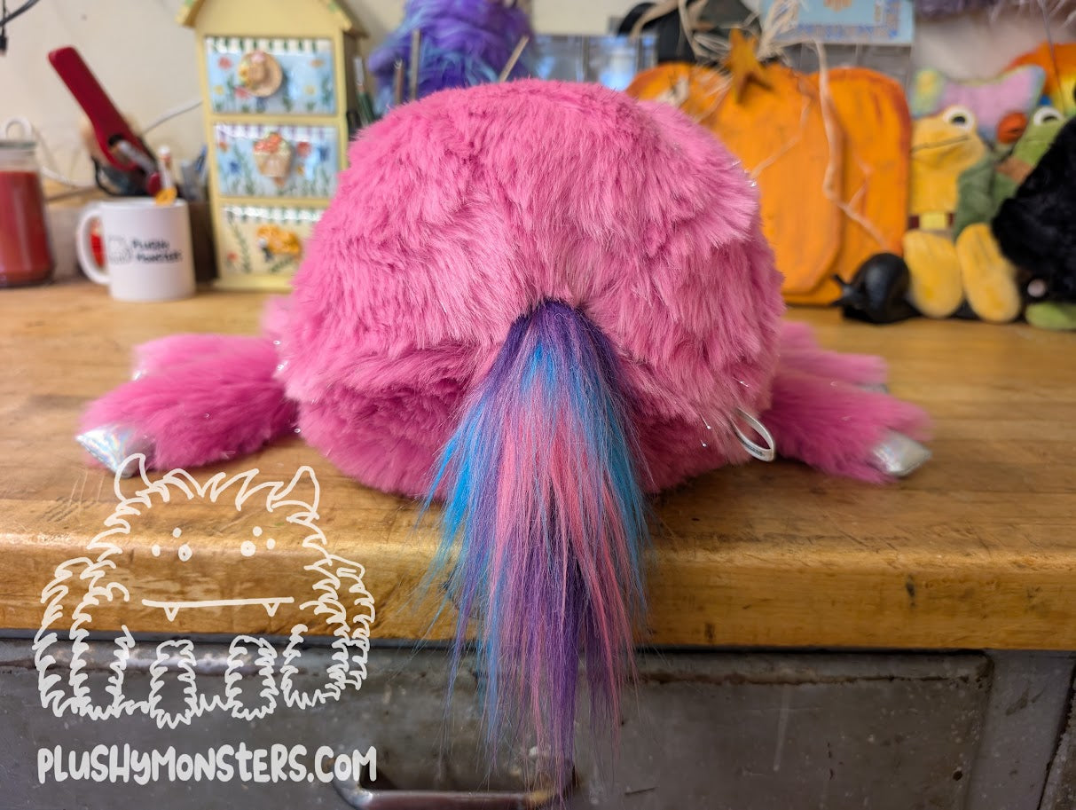 Lil' Gumball Sparkles! Unicorn Spider in Disguise - Weighted Lil' Guy