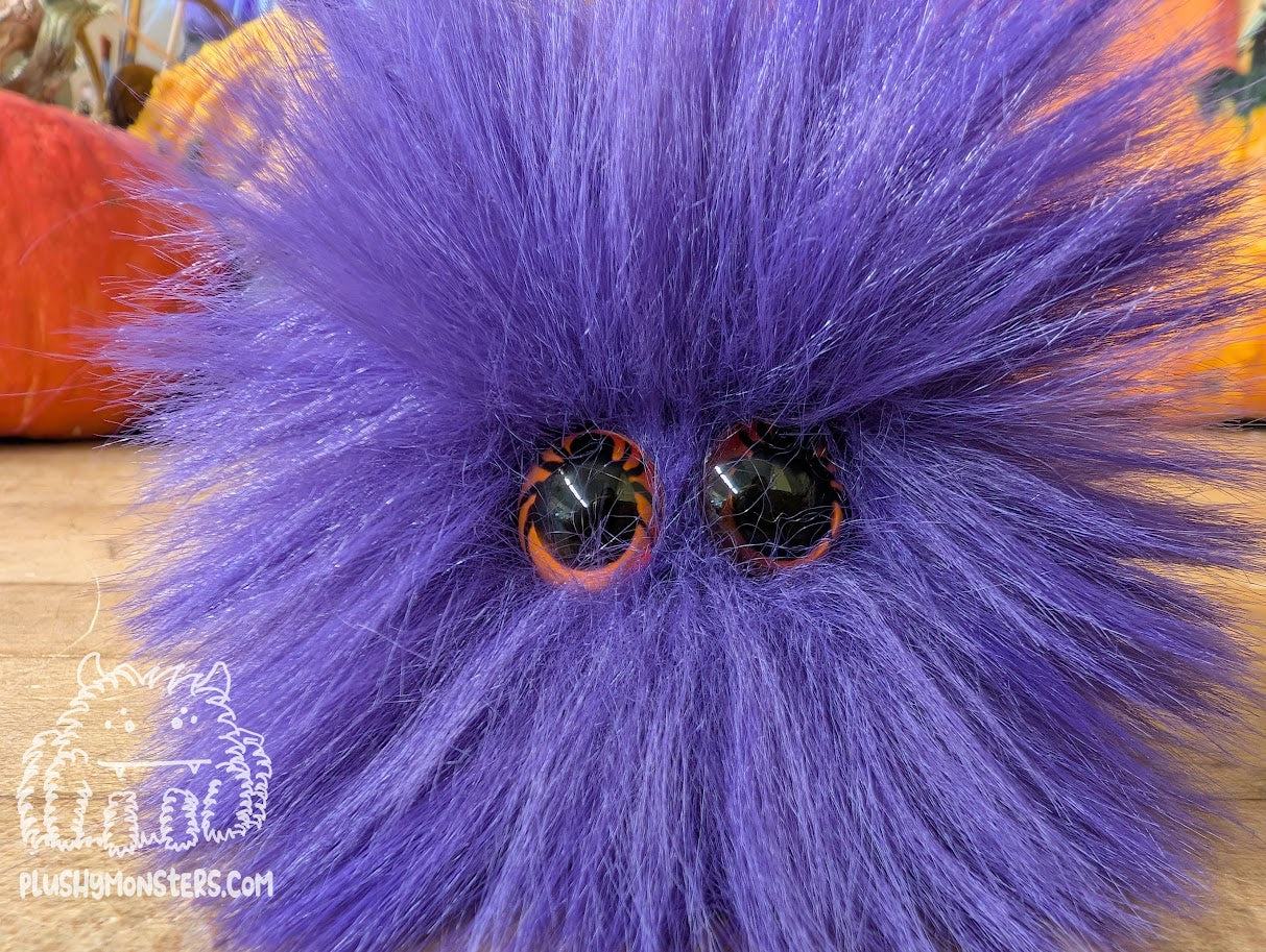 Thistle Tiny Boi with Spider Eyes!