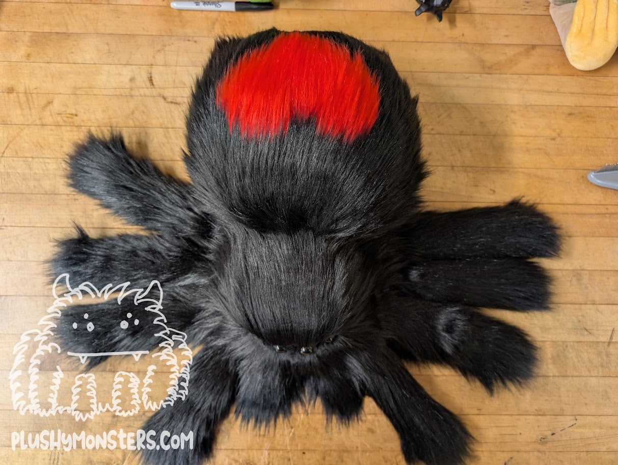 **PREORDER** Lil' Lovey Widder! - Black with Red Heart - Weighted Lil' Guy