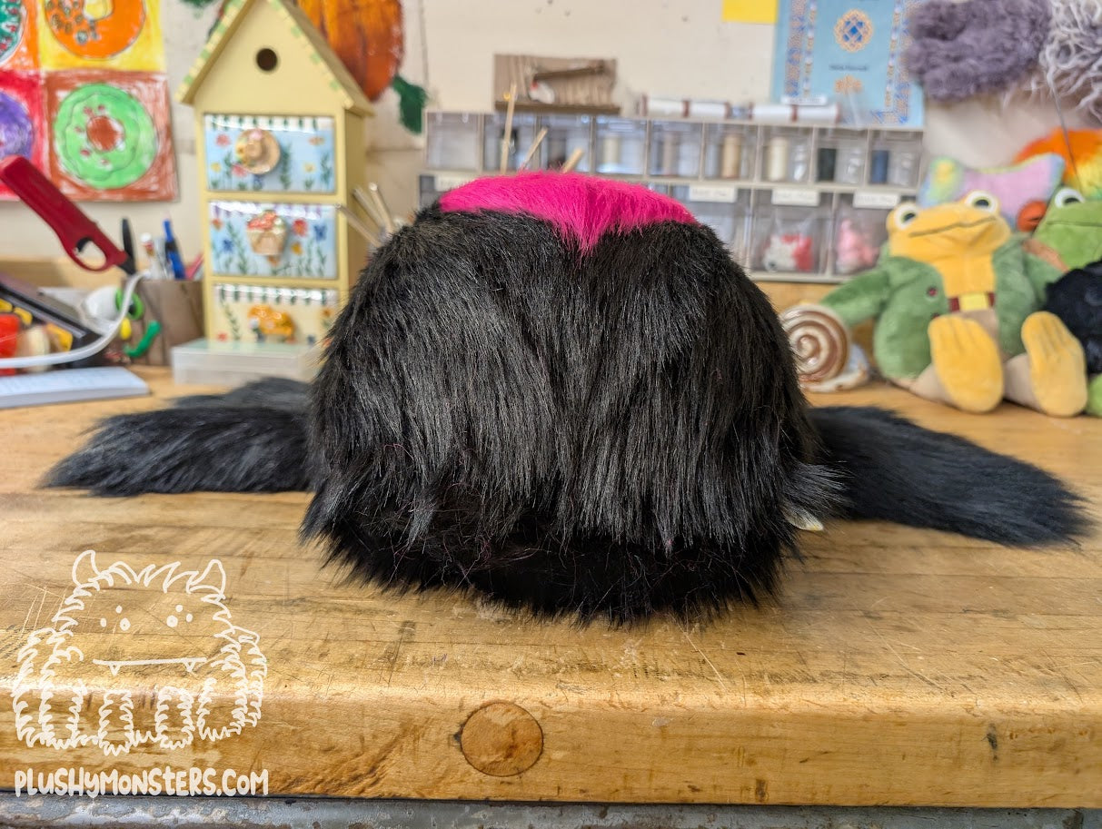 Lil' Lovey Widder! - Black with Bright Pink Heart - Weighted Lil' Guy