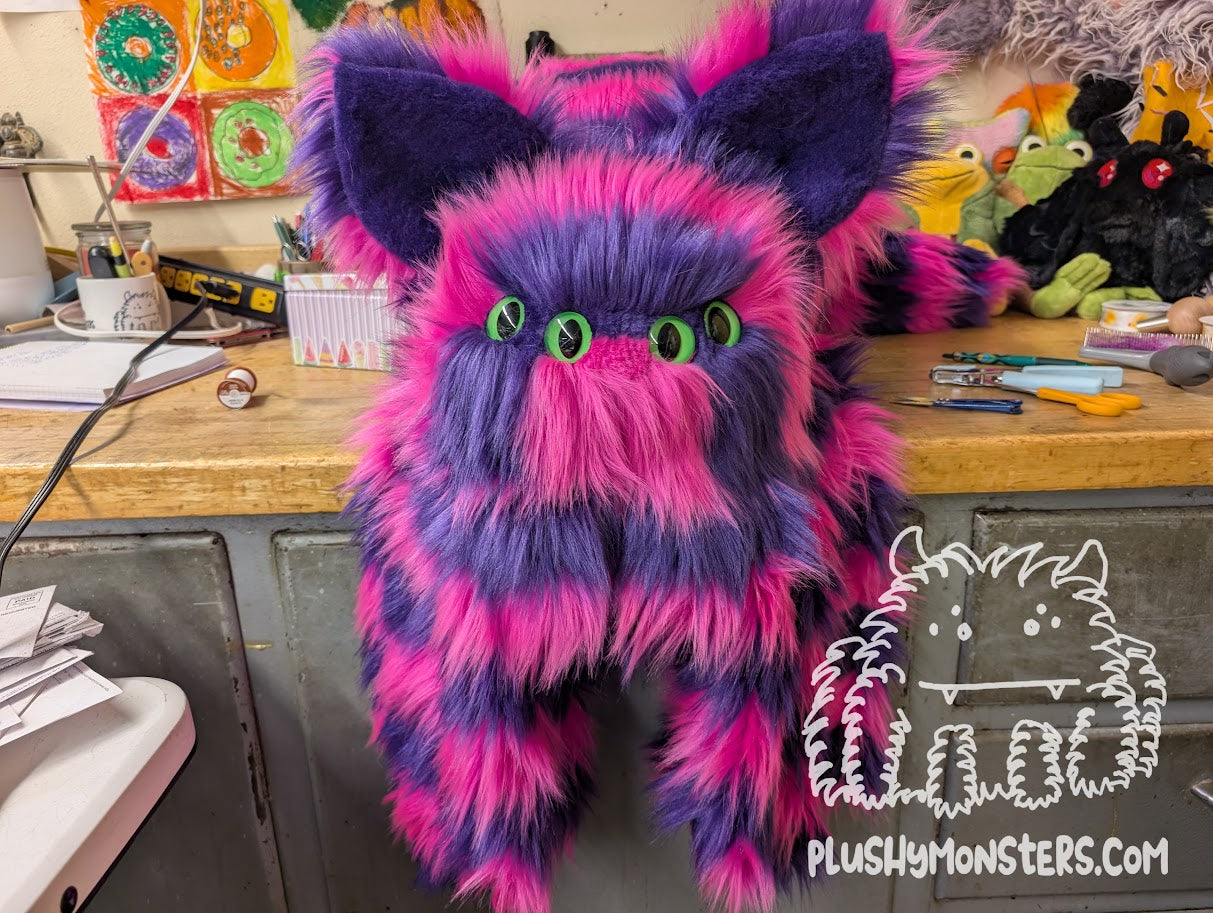 Wyatt's Custom Big Chessy! Cheshire Cat Spider in Disguise - Weighted Big'n