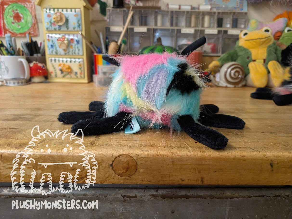 Stumpy Mochi Bug! With Antennae! - Bugomination