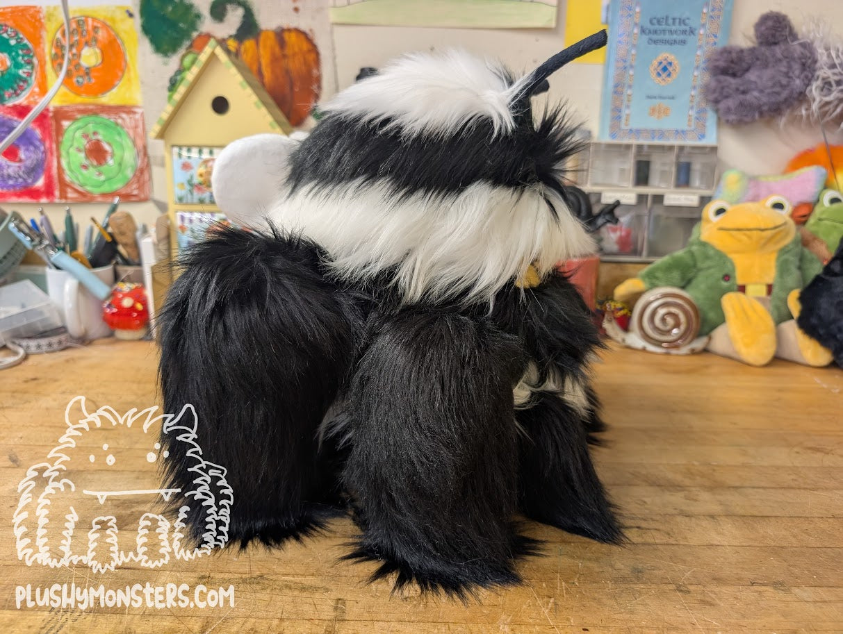 Buzzabee! - Weighted Tongue Monster