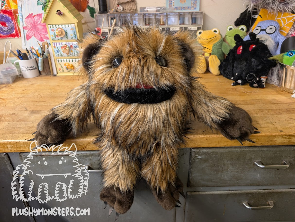 Benny Hiveguard! - Weighted Flatbottom Tongue Monster