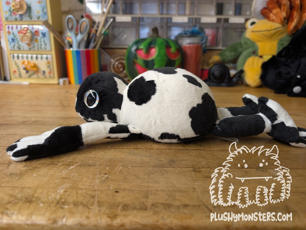 Little Pinhead MooMo! With Slit-Pupil Eyes! - Little Weighted Nerd