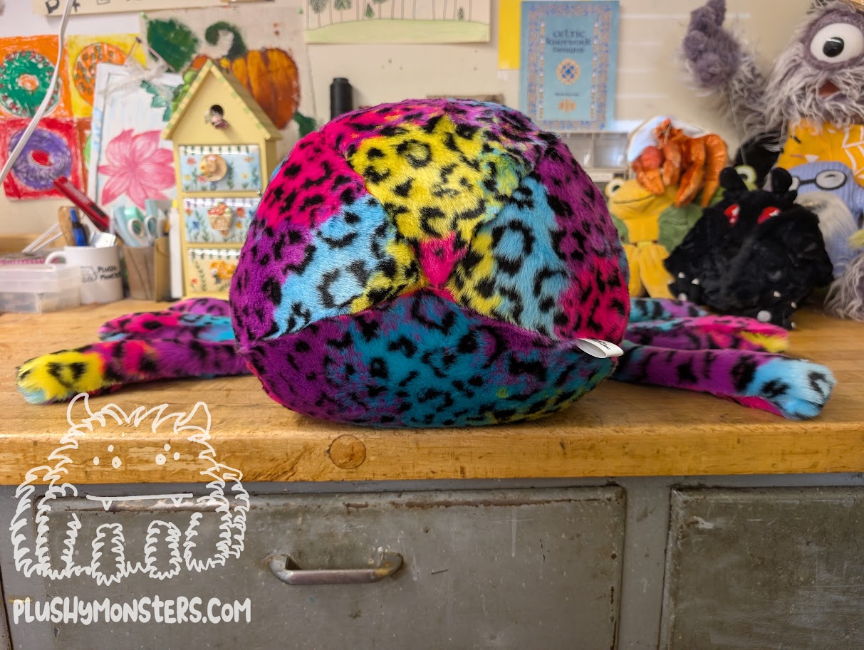 Rainbow Leopard! With Oversized Eyes! - Weighted Middlin'