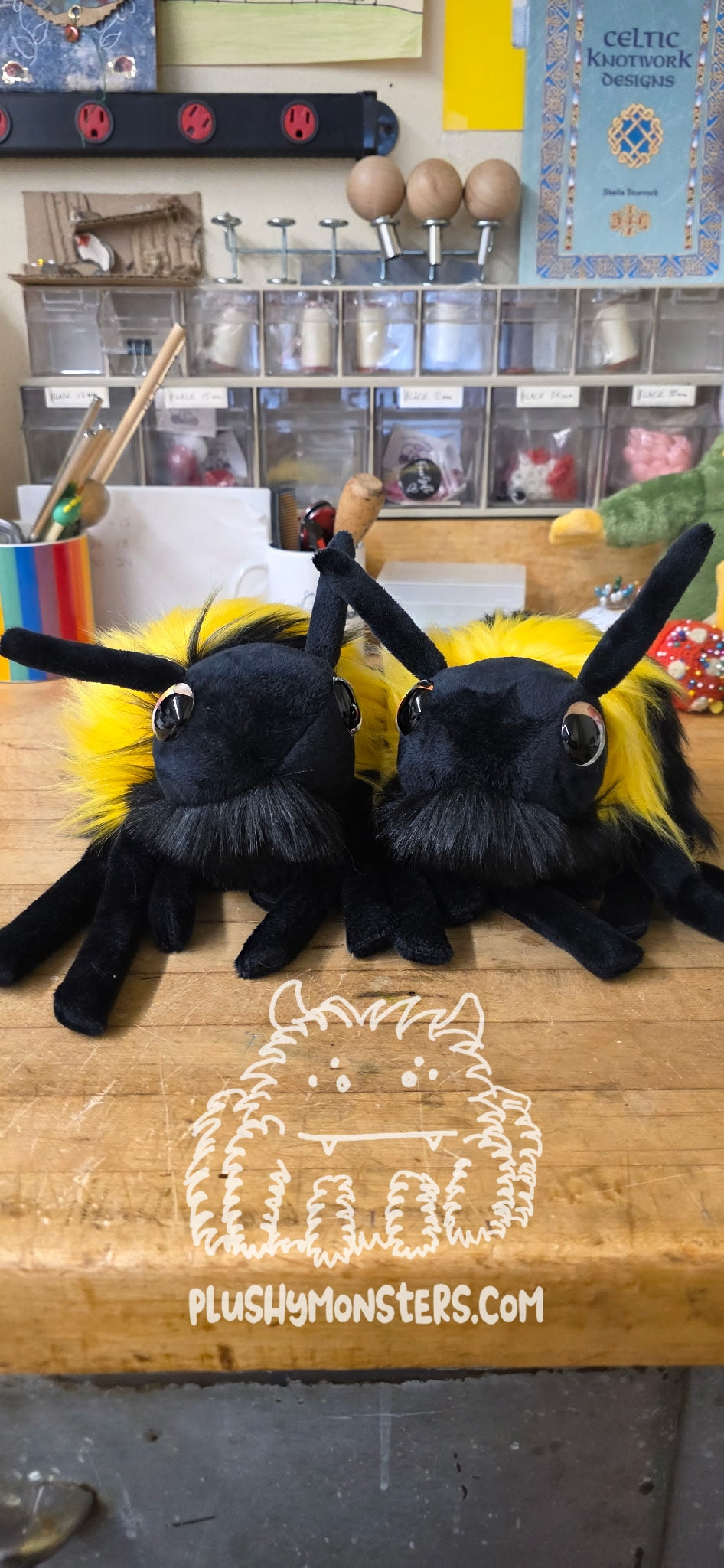 Big Wingless Hobo Bumble! With Glittery Rainbow Eyes! - Big Hobo Tick in Disguise