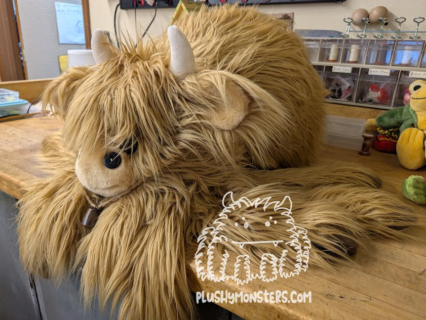 Big Del! Highland Cow Spider in Disguise - Weighted Big'n