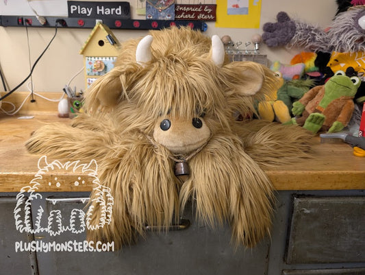 Big Del! Highland Cow Spider in Disguise - Weighted Big'n