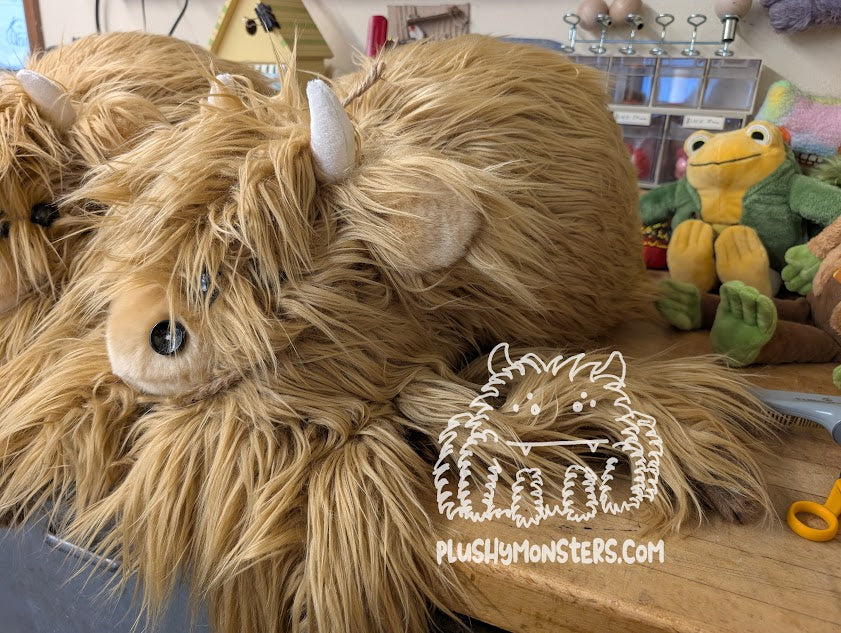 Delilah, Highland Cow Spider in Disguise - Weighted Middlin'