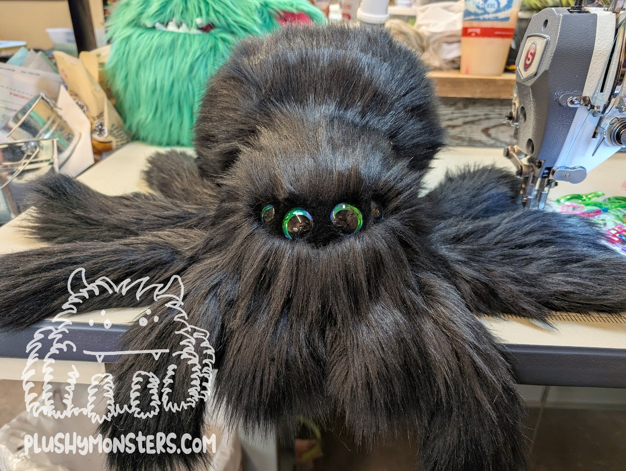 Lil' Iridescent-Greeny-Bluey-Big-Eyed Eep! - Weighted Lil' Guy