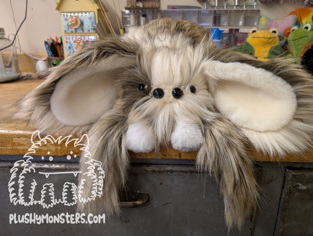 Lil' Floyd the Rabbit, Spider in Disguise! - Weighted Lil' Guy