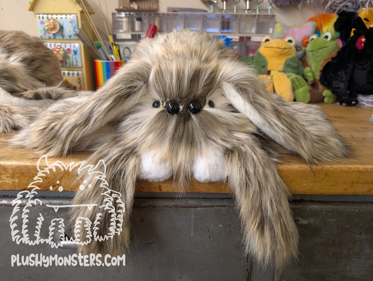 Lil' Floyd the Rabbit, Spider in Disguise! - Weighted Lil' Guy