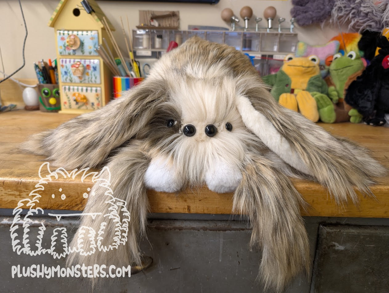 Lil' Floyd the Rabbit, Spider in Disguise! - Weighted Lil' Guy