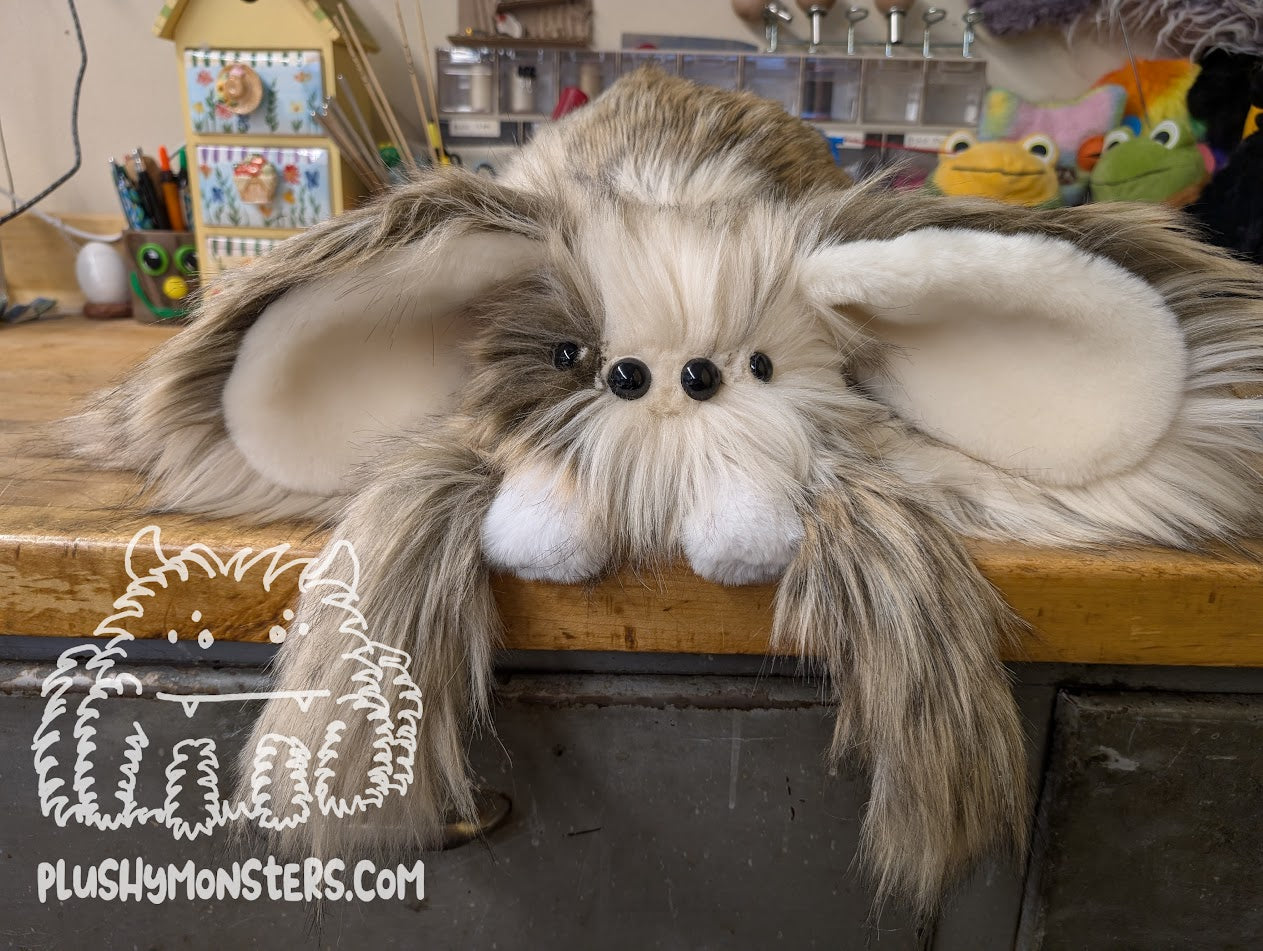 Lil' Floyd the Rabbit, Spider in Disguise! - Weighted Lil' Guy