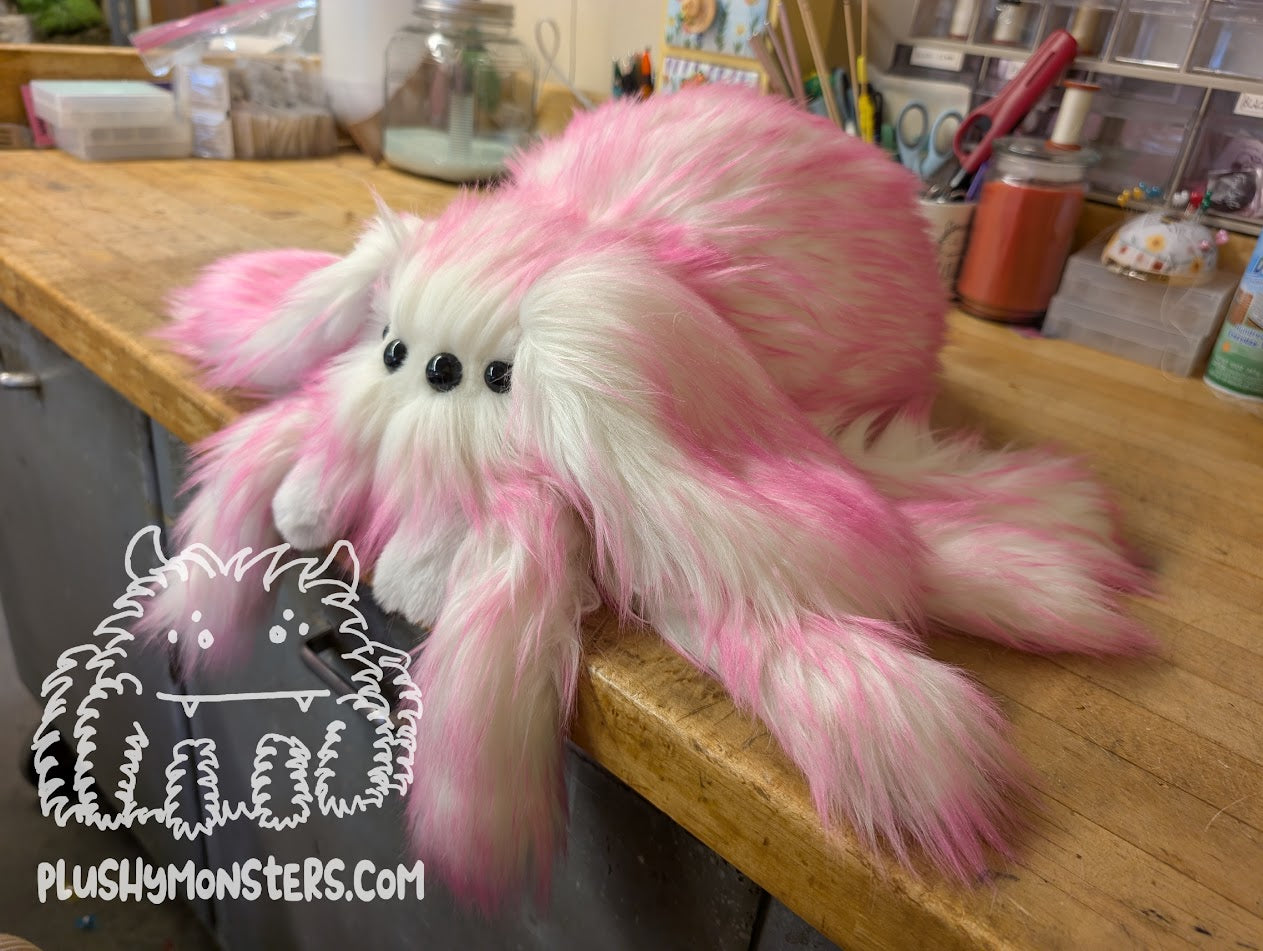 Lil' Bubble Bunny, Spider in Disguise! - Weighted Lil' Guy