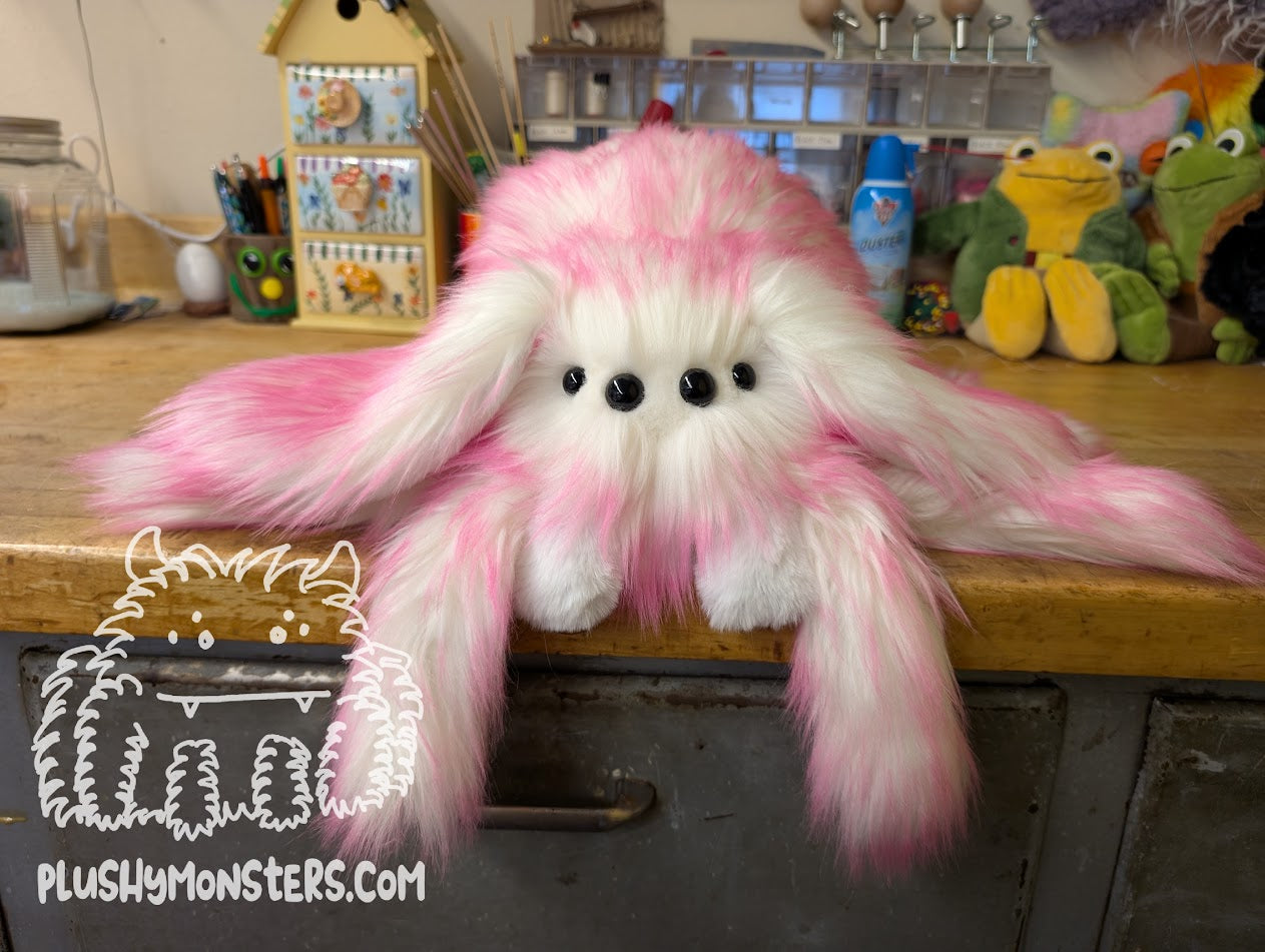 Lil' Bubble Bunny, Spider in Disguise! - Weighted Lil' Guy