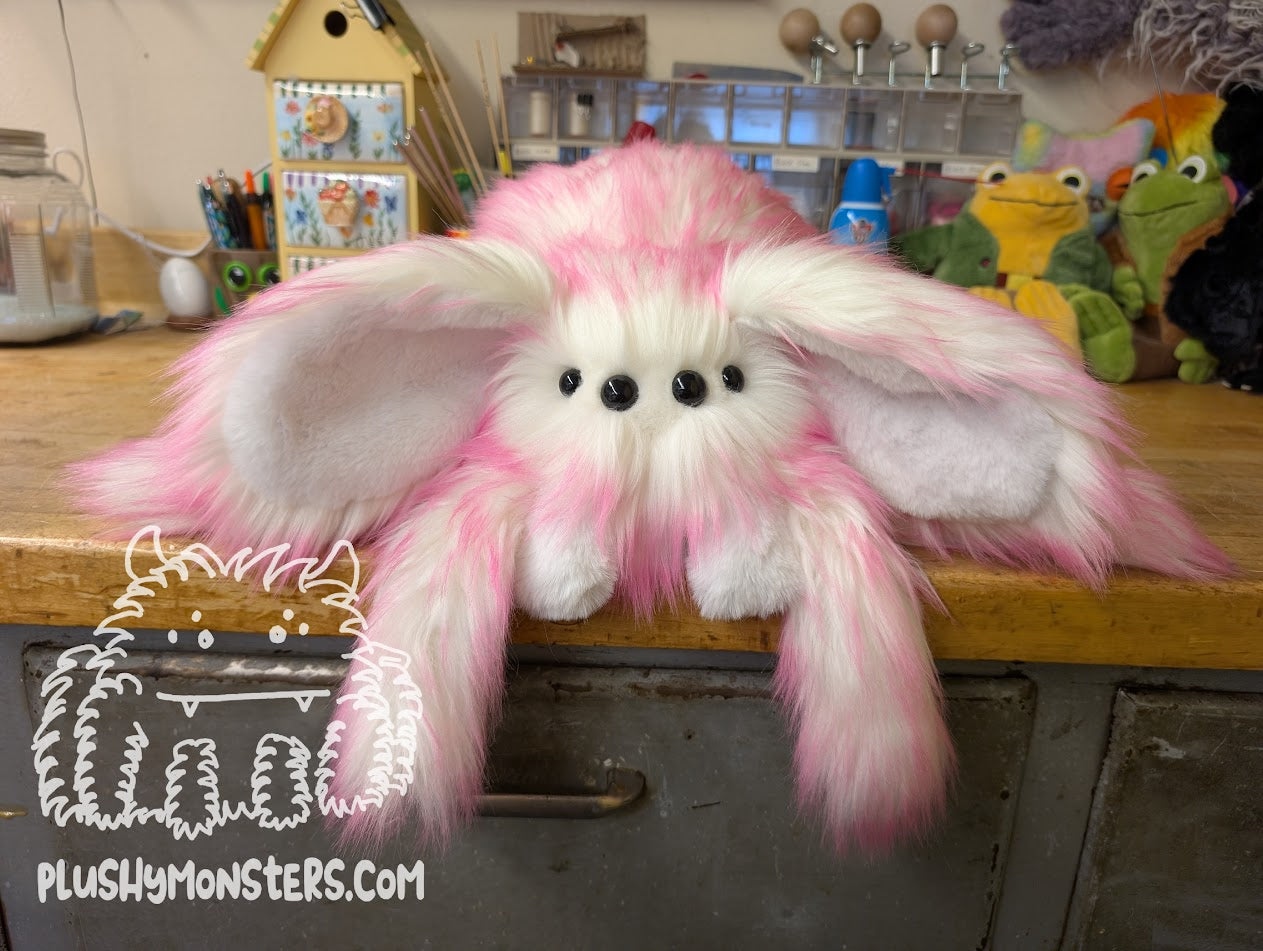 Lil' Bubble Bunny, Spider in Disguise! - Weighted Lil' Guy