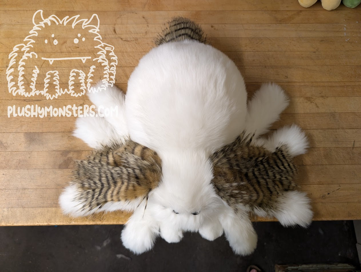 Lil' Fwhedward Rabbit, Spider in Disguise! - Weighted Lil' Guy