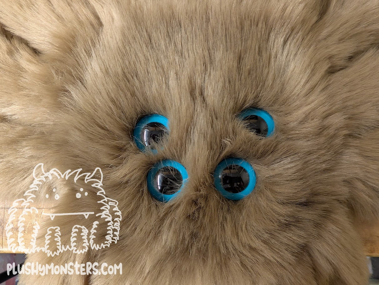 Mouse with Turquoise Eyes! - Weighted Pancake Spider