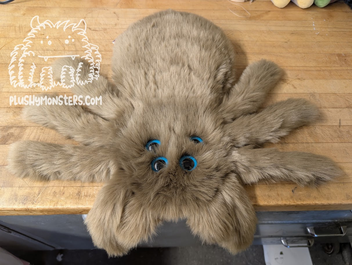 Mouse with Turquoise Eyes! - Weighted Pancake Spider