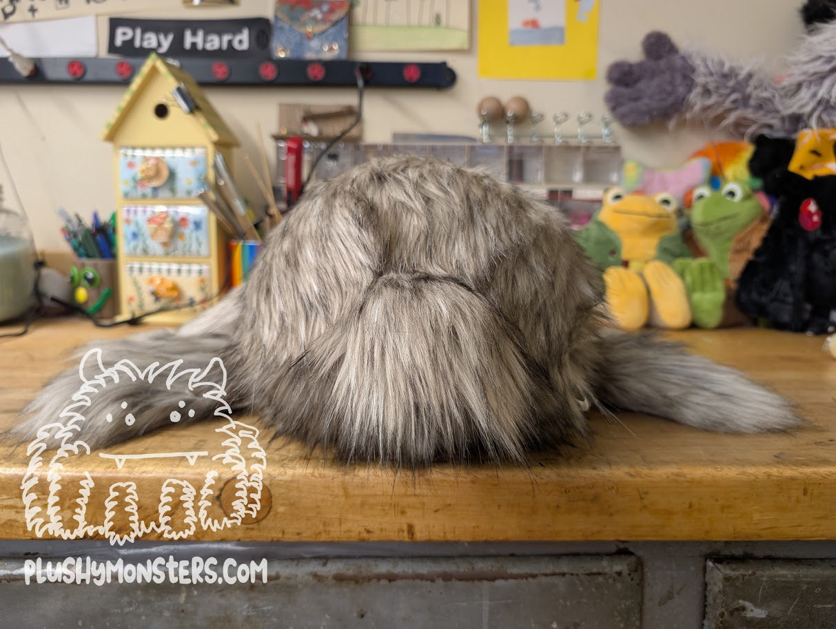 Petey the Rabbit, Spider in Disguise - Weighted Lil' Guy