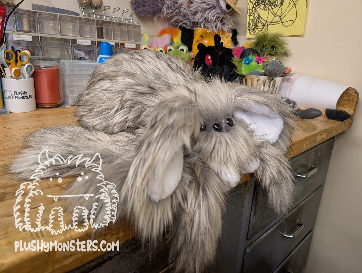 Petey the Rabbit, Spider in Disguise - Weighted Lil' Guy