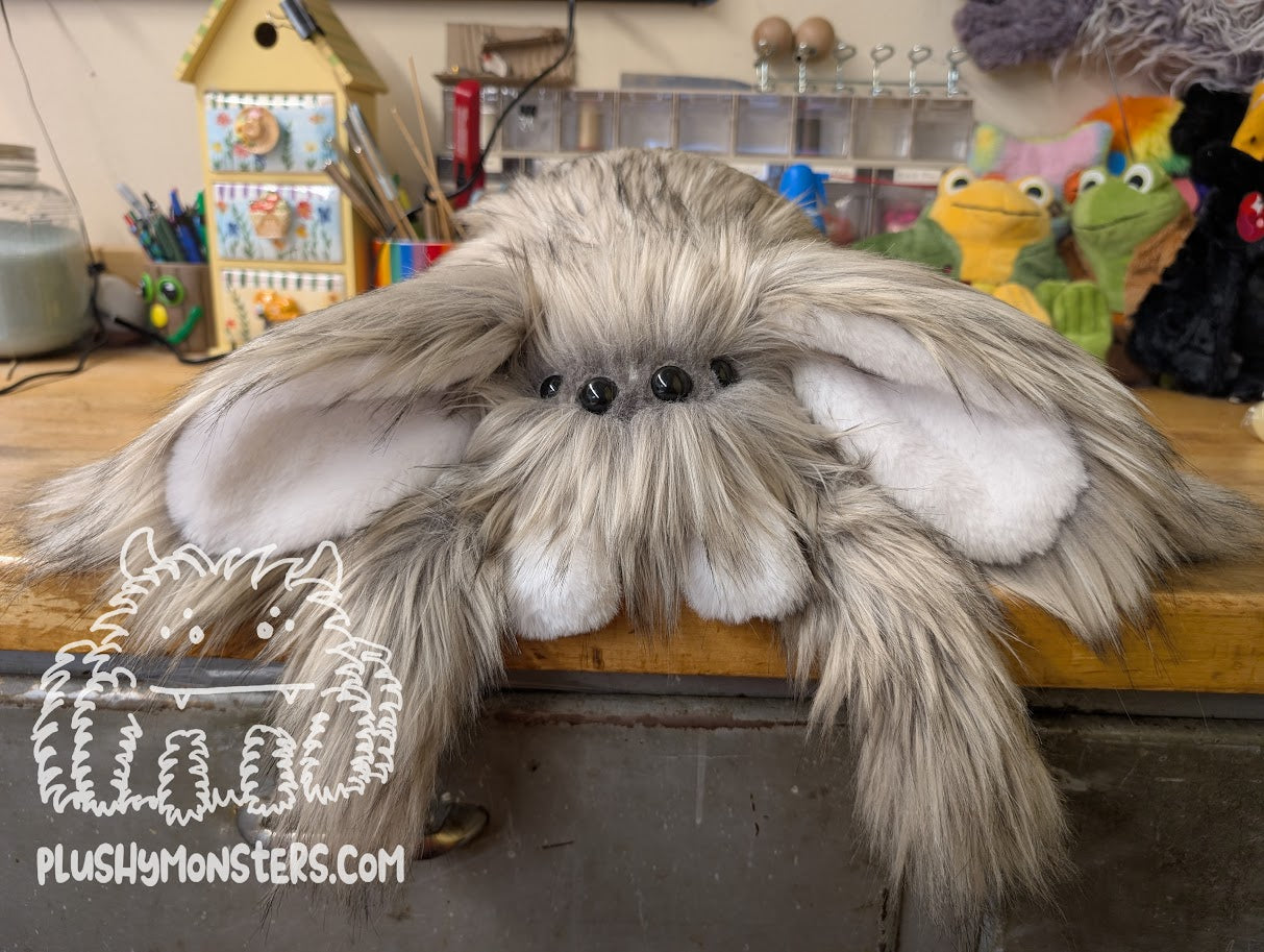 Petey the Rabbit, Spider in Disguise - Weighted Lil' Guy