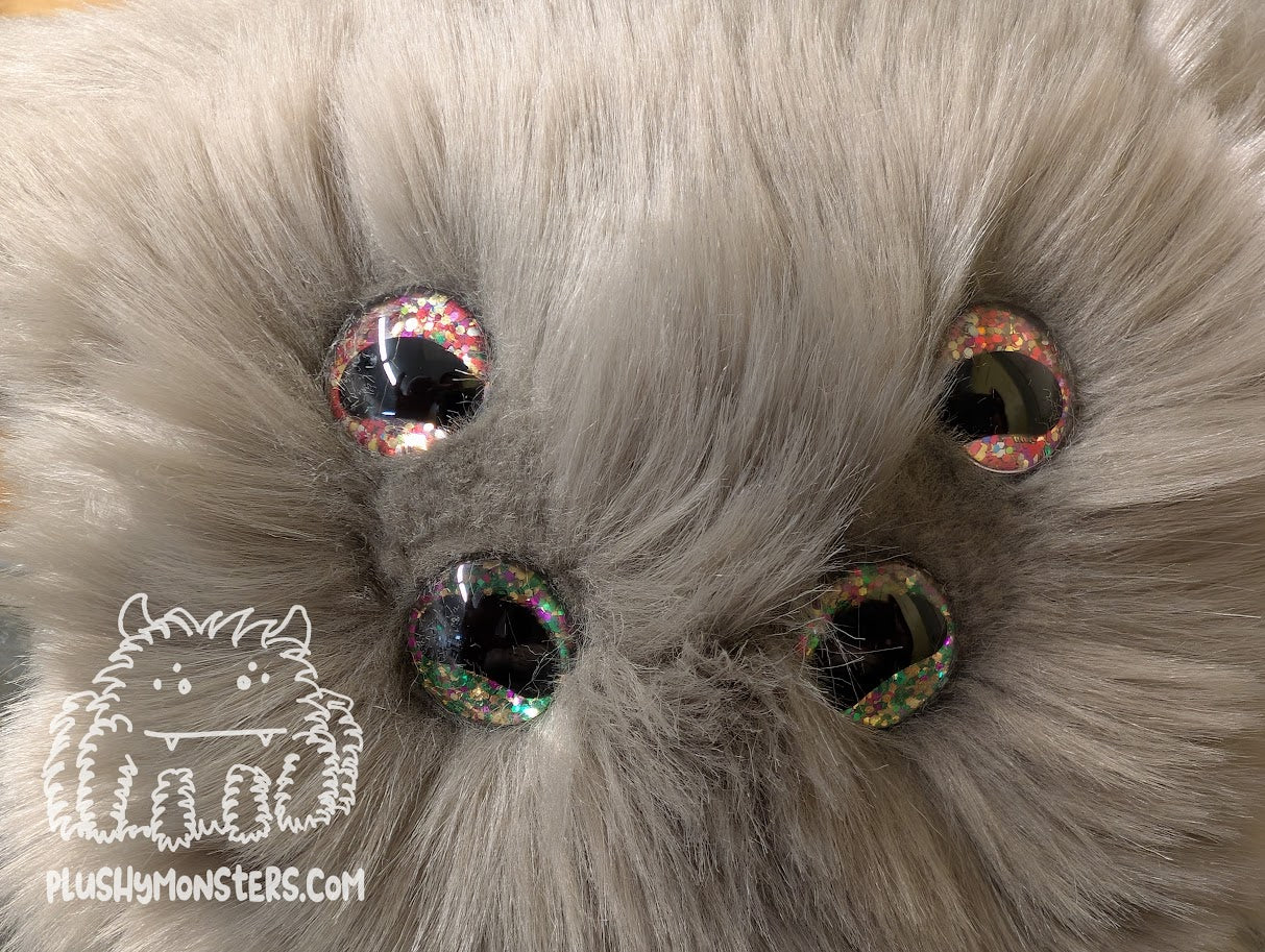 Oyster with Multicolor Glittery Jellybean-Pupil Eyes! - Weighted Pancake Spider