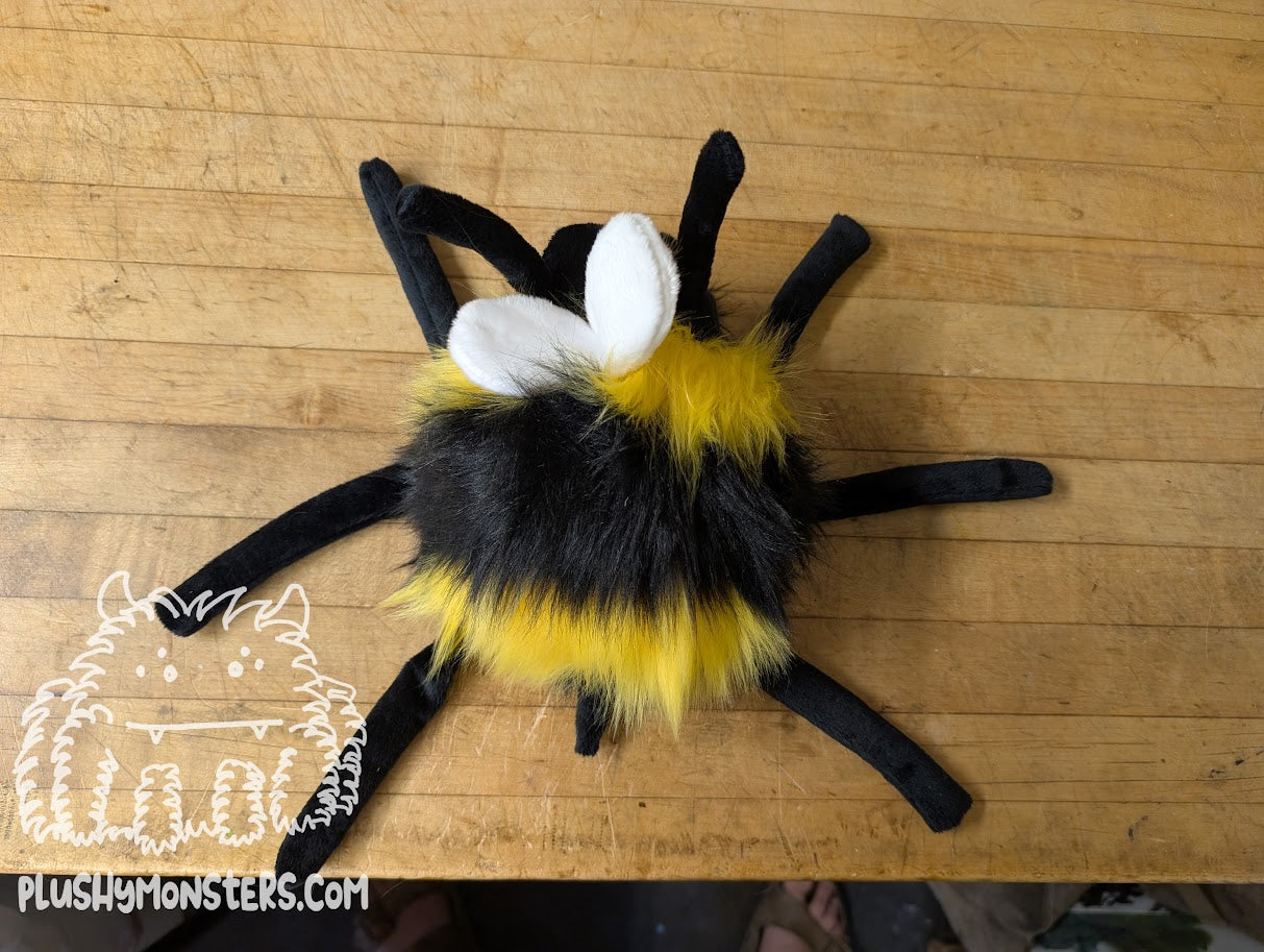 Big Shaggy Hobo Bumble! With Stripey Rainbow Eyes! - Big Hobo Tick in Disguise