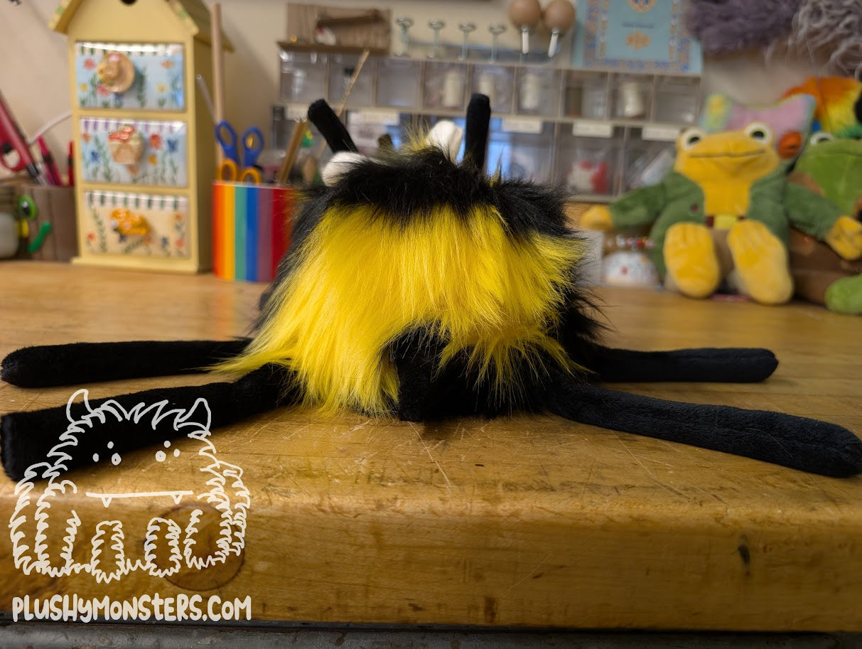 Big Shaggy Hobo Bumble! With Stripey Rainbow Eyes! - Big Hobo Tick in Disguise