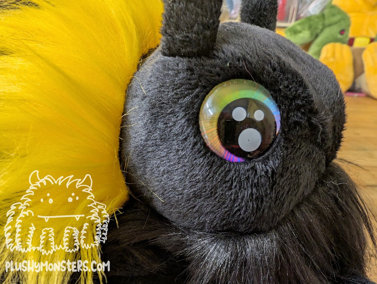 Big Shaggy Hobo Bumble! With Stripey Rainbow Eyes! - Big Hobo Tick in Disguise