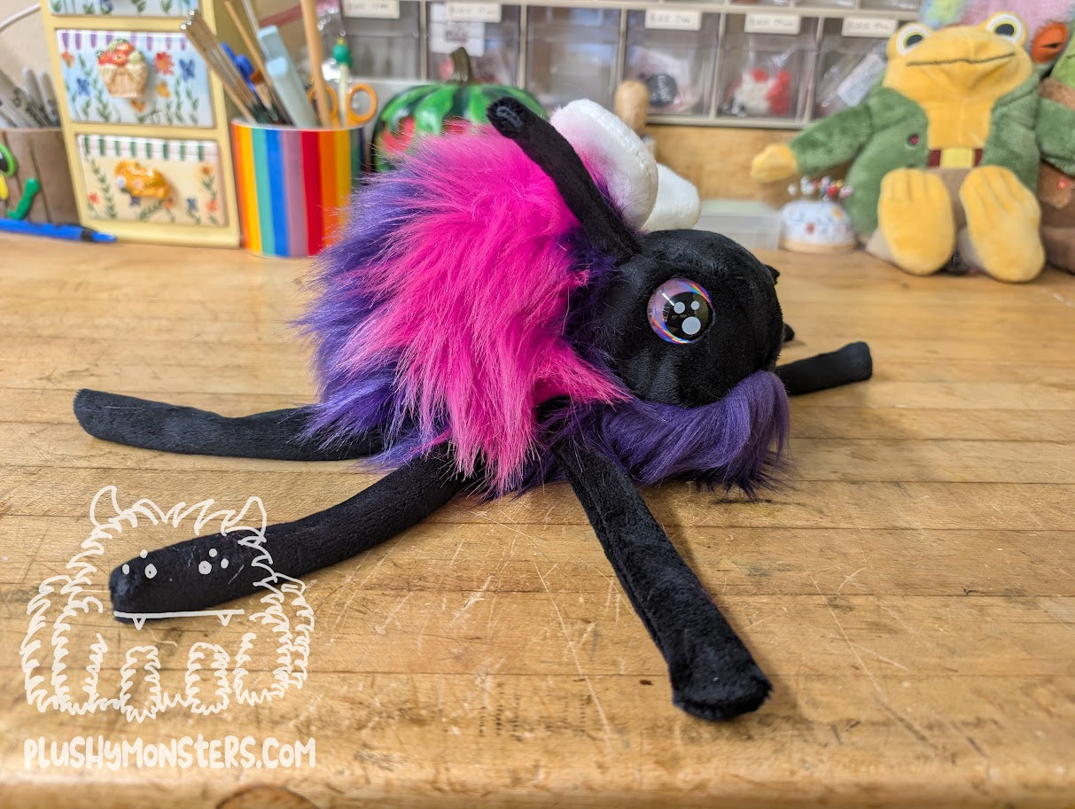 Big Shaggy Hobo Beeatrice! With Purple Kawaii Eyes! - Big Hobo Tick in Disguise