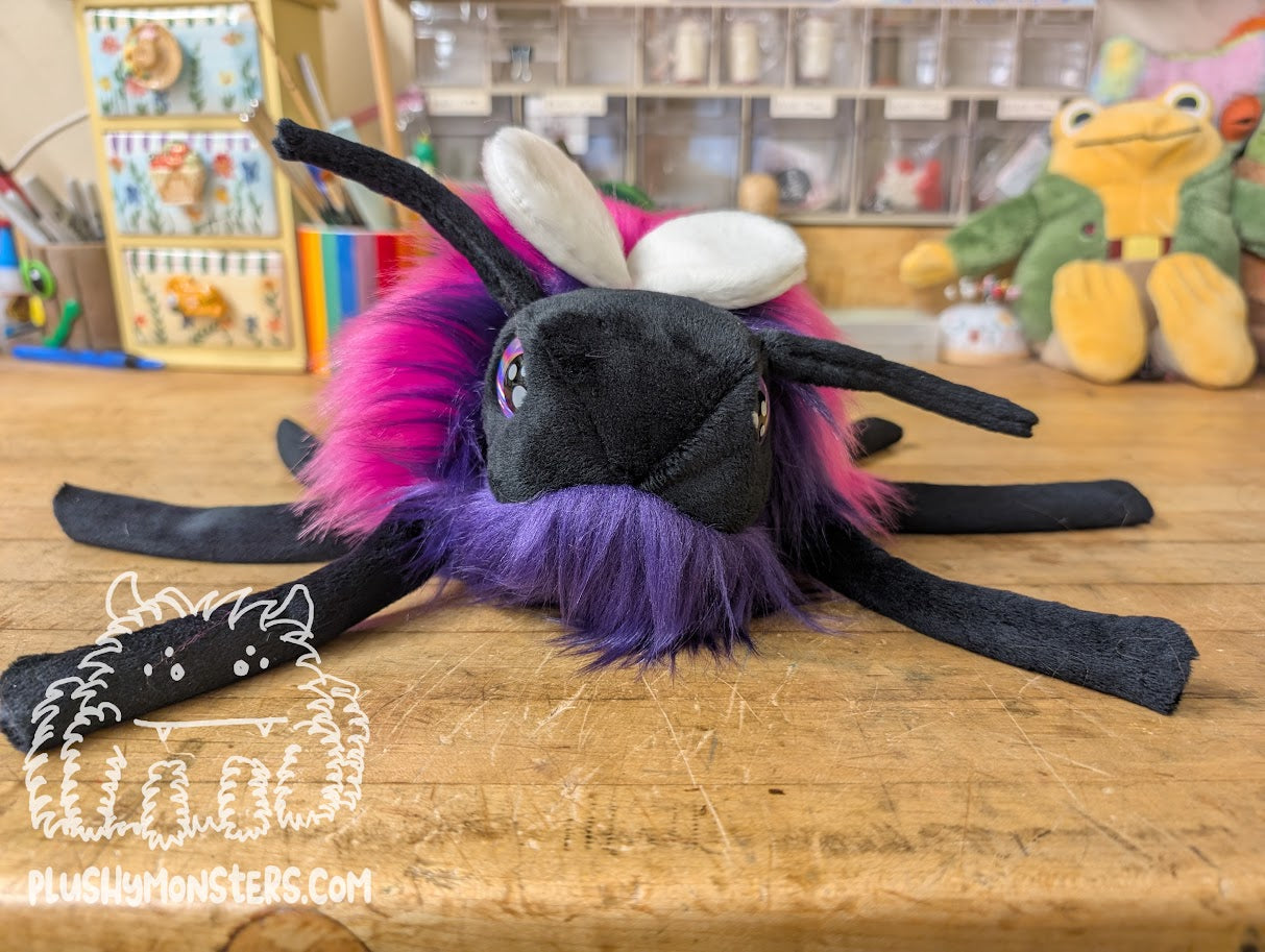 Big Shaggy Hobo Beeatrice! With Purple Kawaii Eyes! - Big Hobo Tick in Disguise