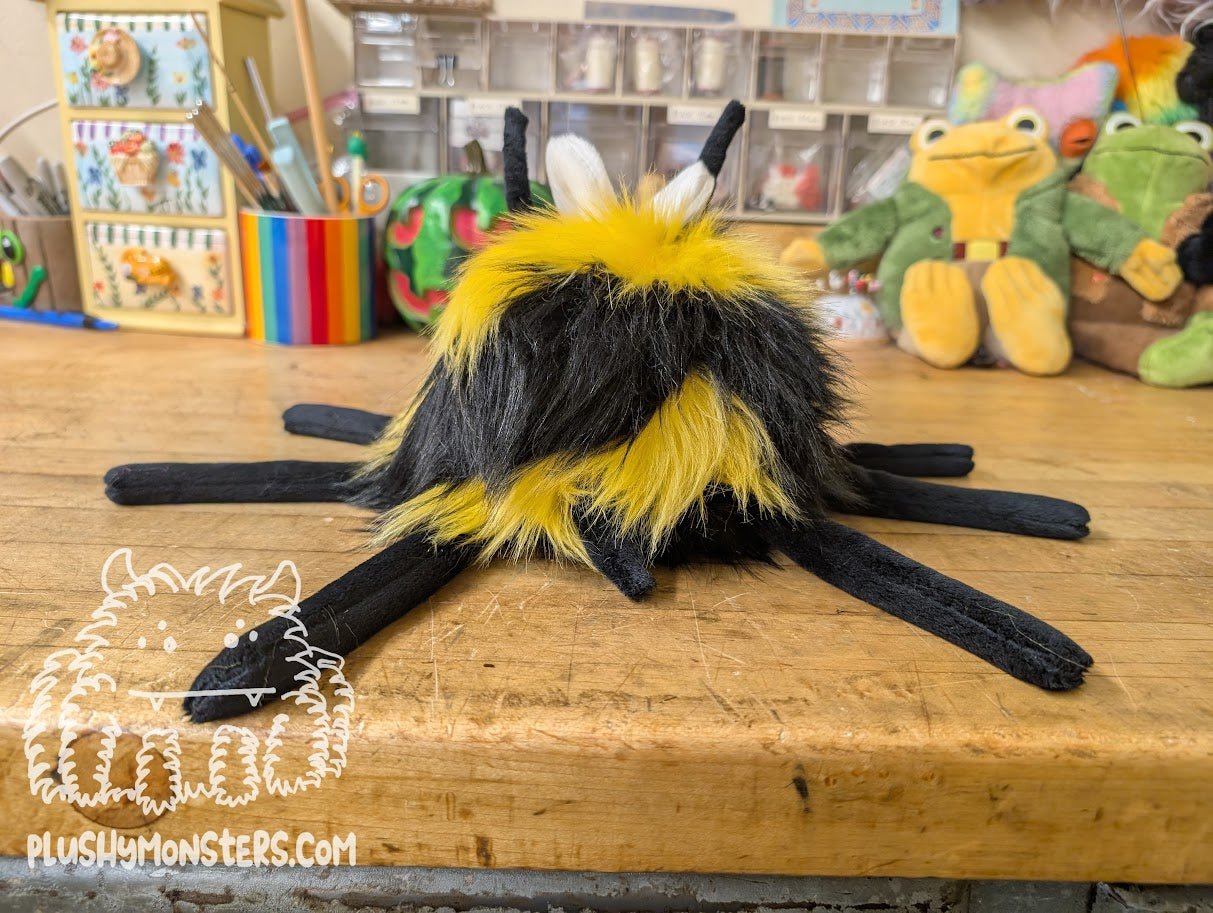 Big Shaggy Hobo Bumble! With Yellow Kawaii Eyes! - Big Hobo Tick in Disguise