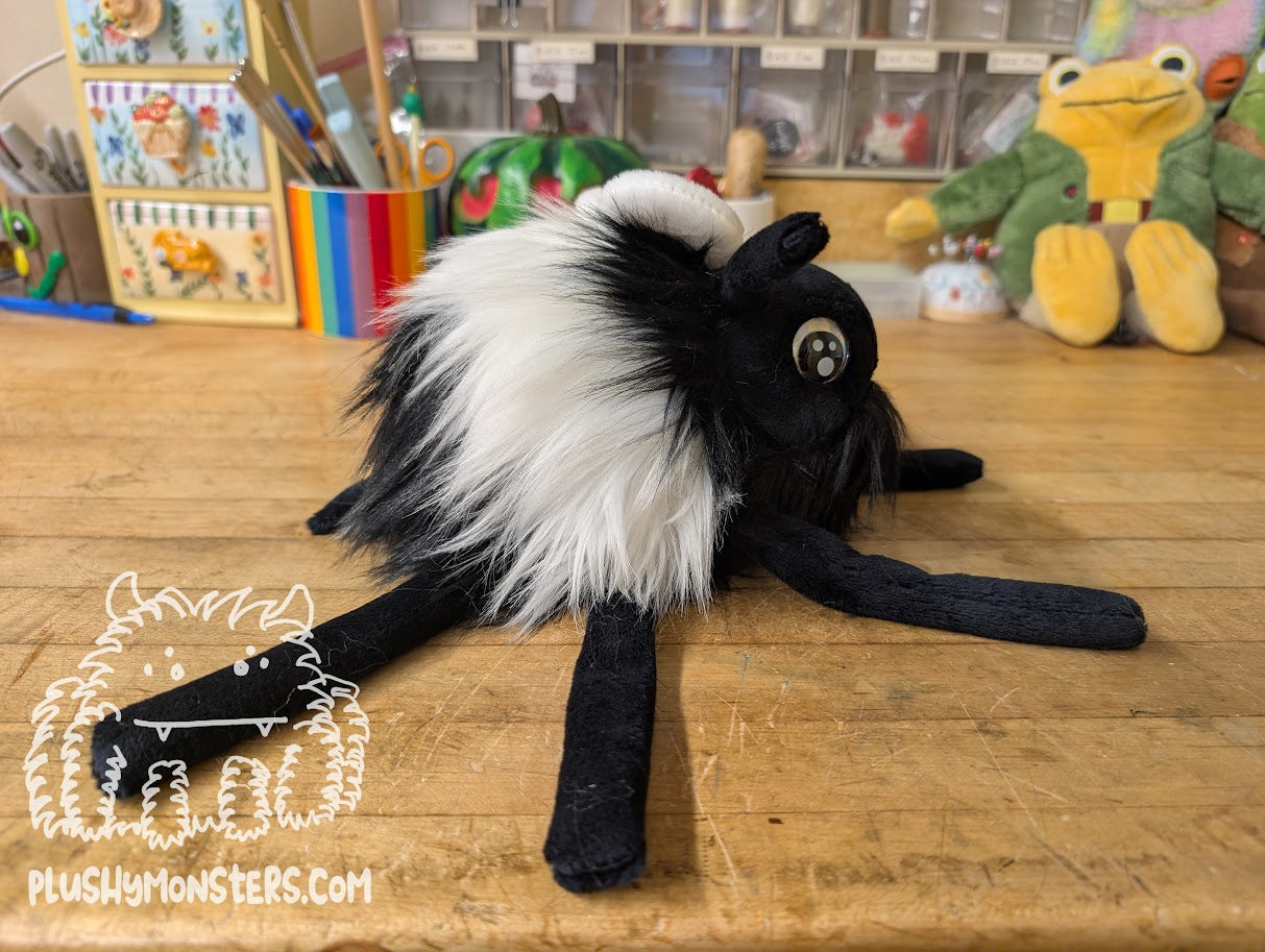 Big Shaggy Hobo Buzzy! With Silver Kawaii Eyes! - Big Hobo Tick in Disguise