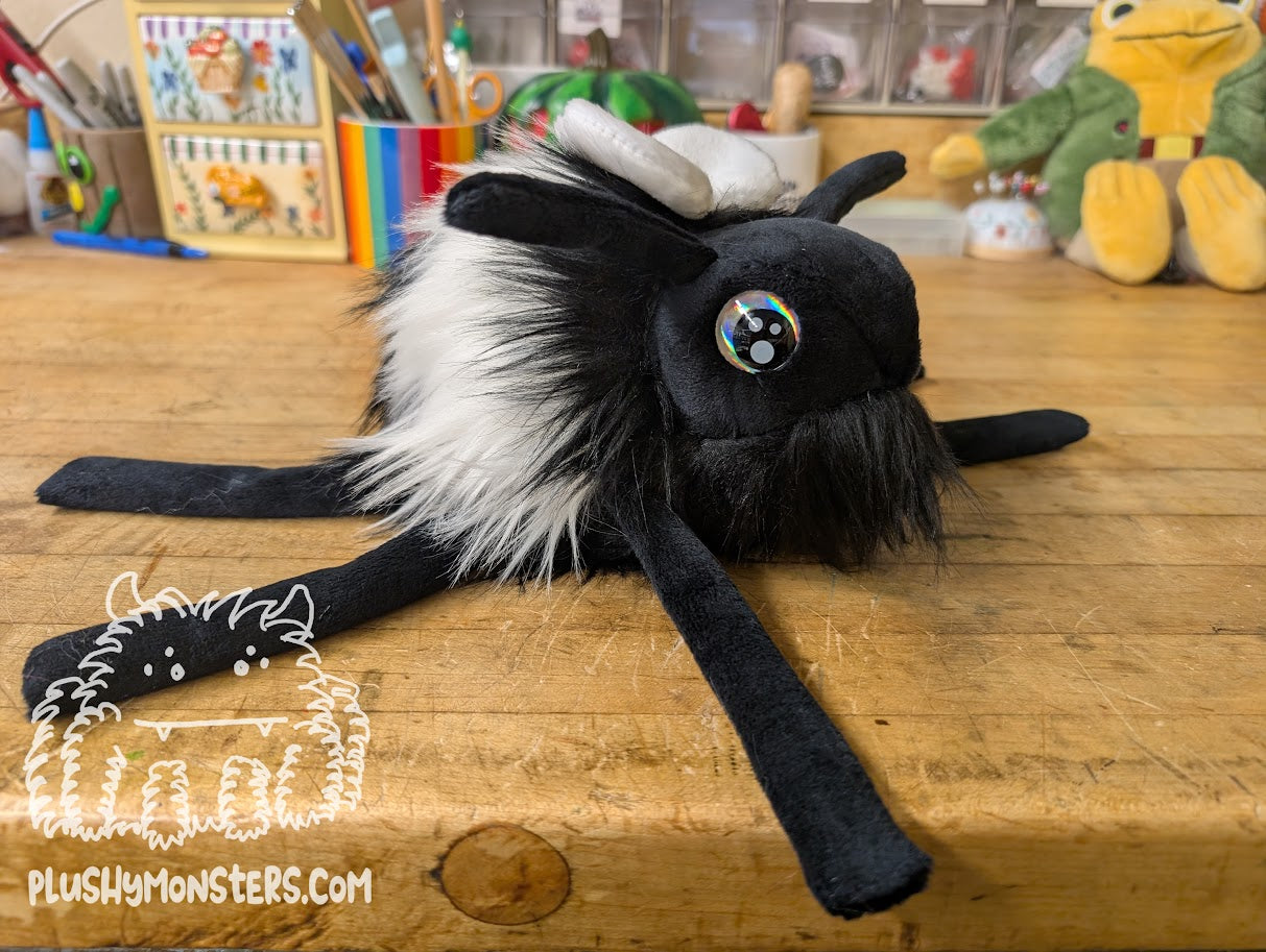 Big Shaggy Hobo Buzzy! With Silver Kawaii Eyes! - Big Hobo Tick in Disguise