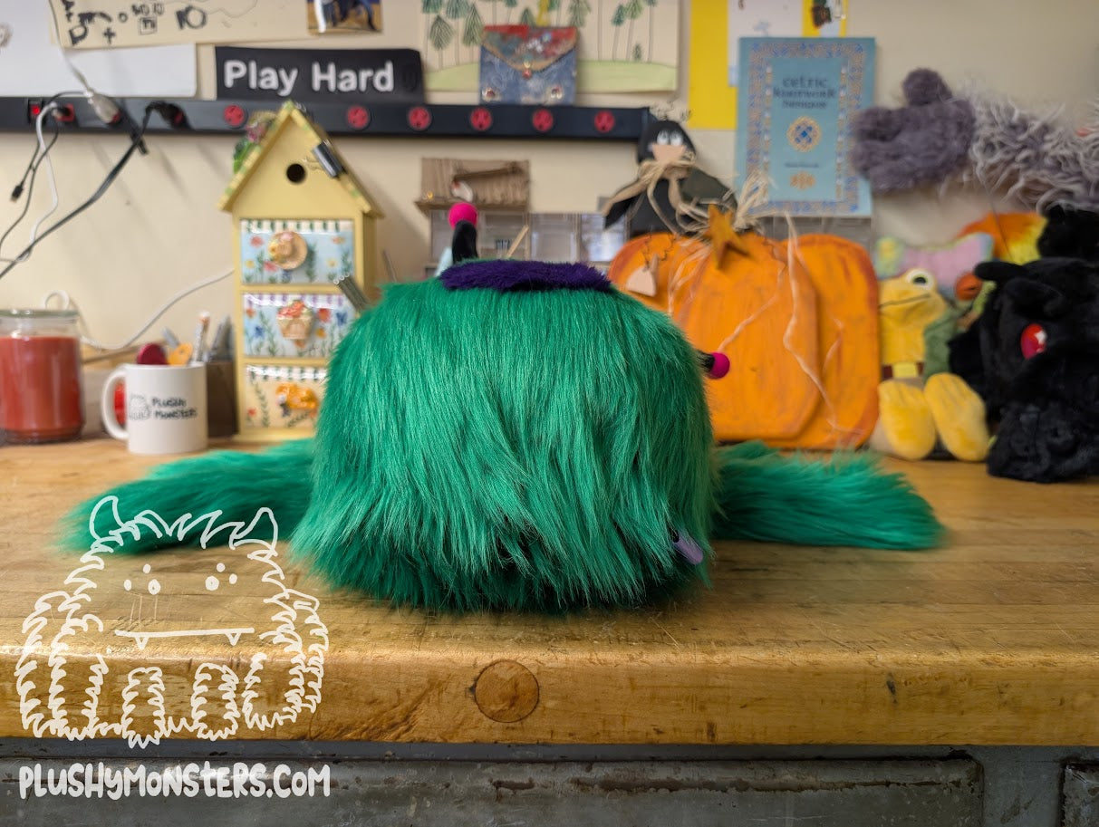Jinx! Be-hatted Spider Abomination! - Weighted Lil' Guy