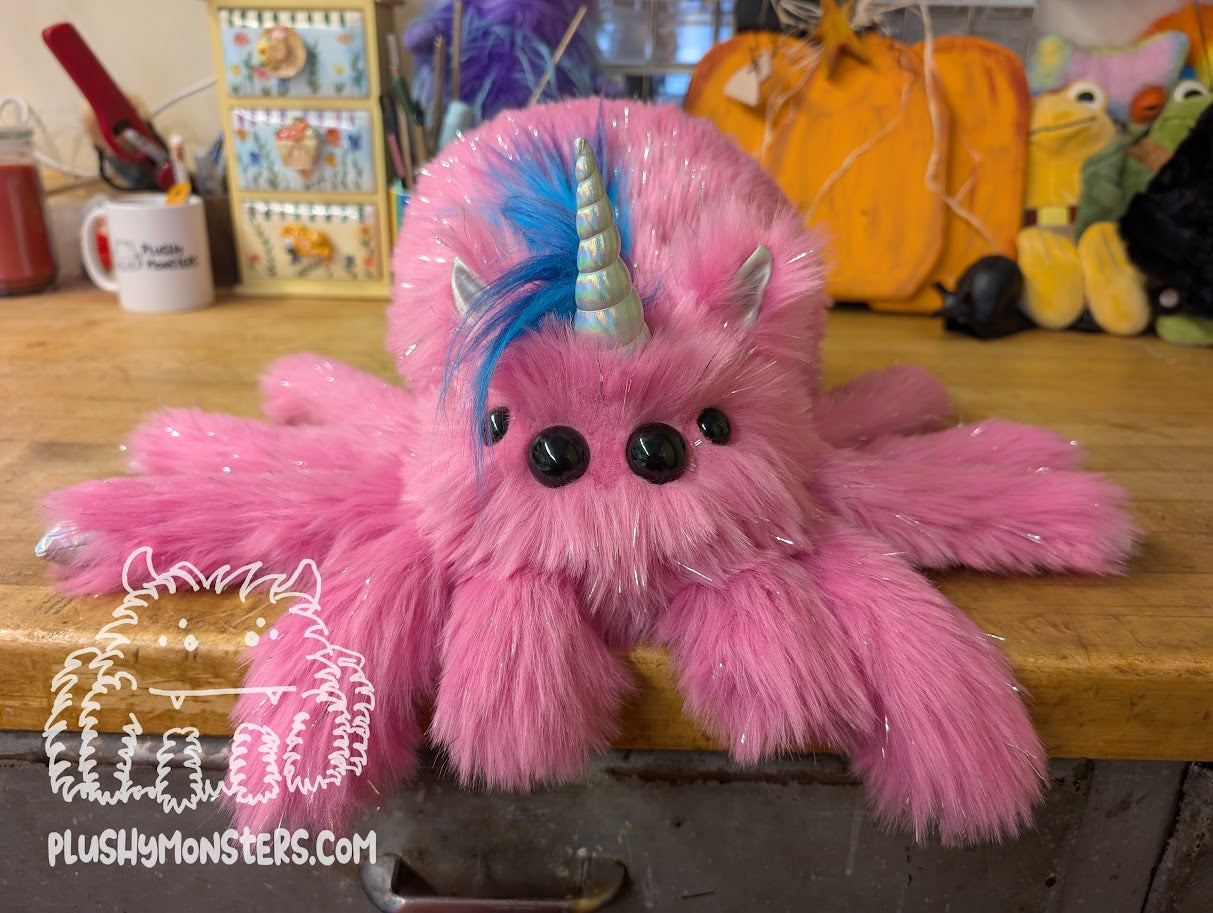 Lil' Gumball Sparkles! Unicorn Spider in Disguise - Weighted Lil' Guy