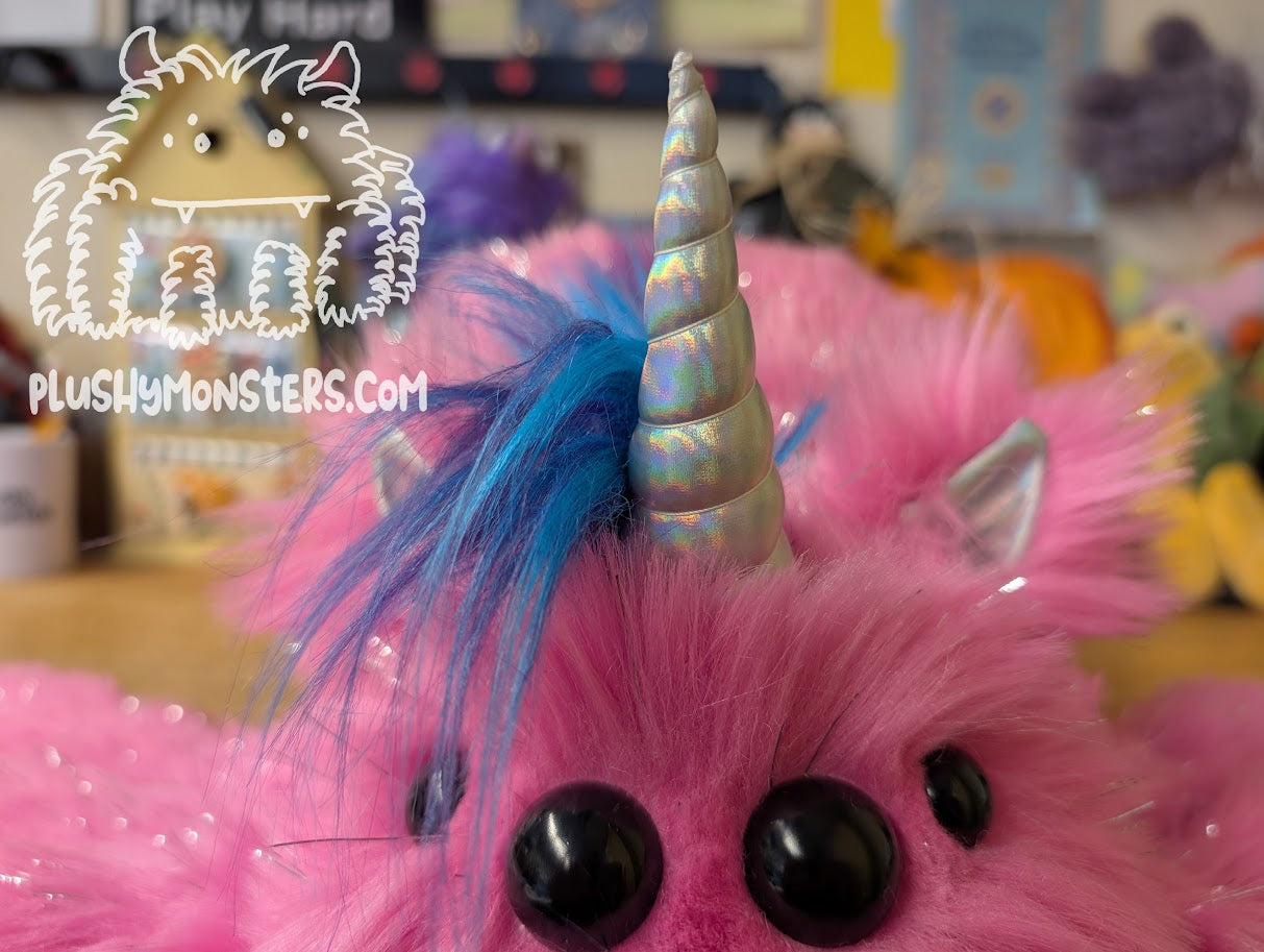 Lil' Gumball Sparkles! Unicorn Spider in Disguise - Weighted Lil' Guy