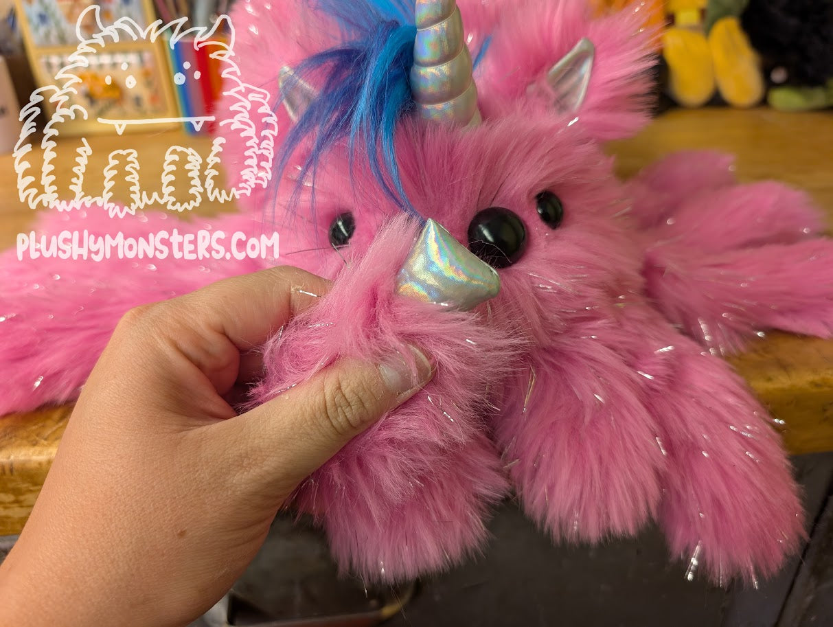 Lil' Gumball Sparkles! Unicorn Spider in Disguise - Weighted Lil' Guy
