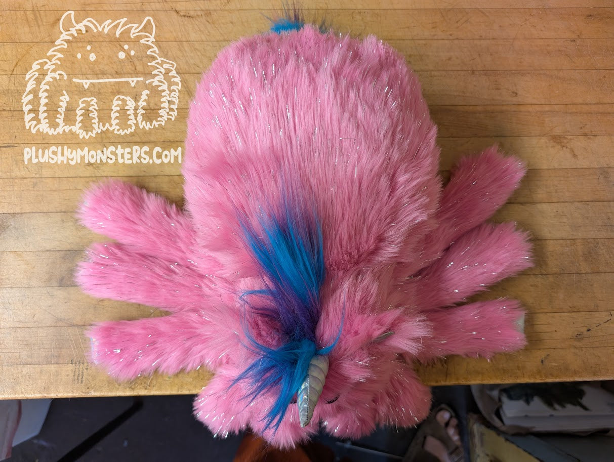 Lil' Gumball Sparkles! Unicorn Spider in Disguise - Weighted Lil' Guy