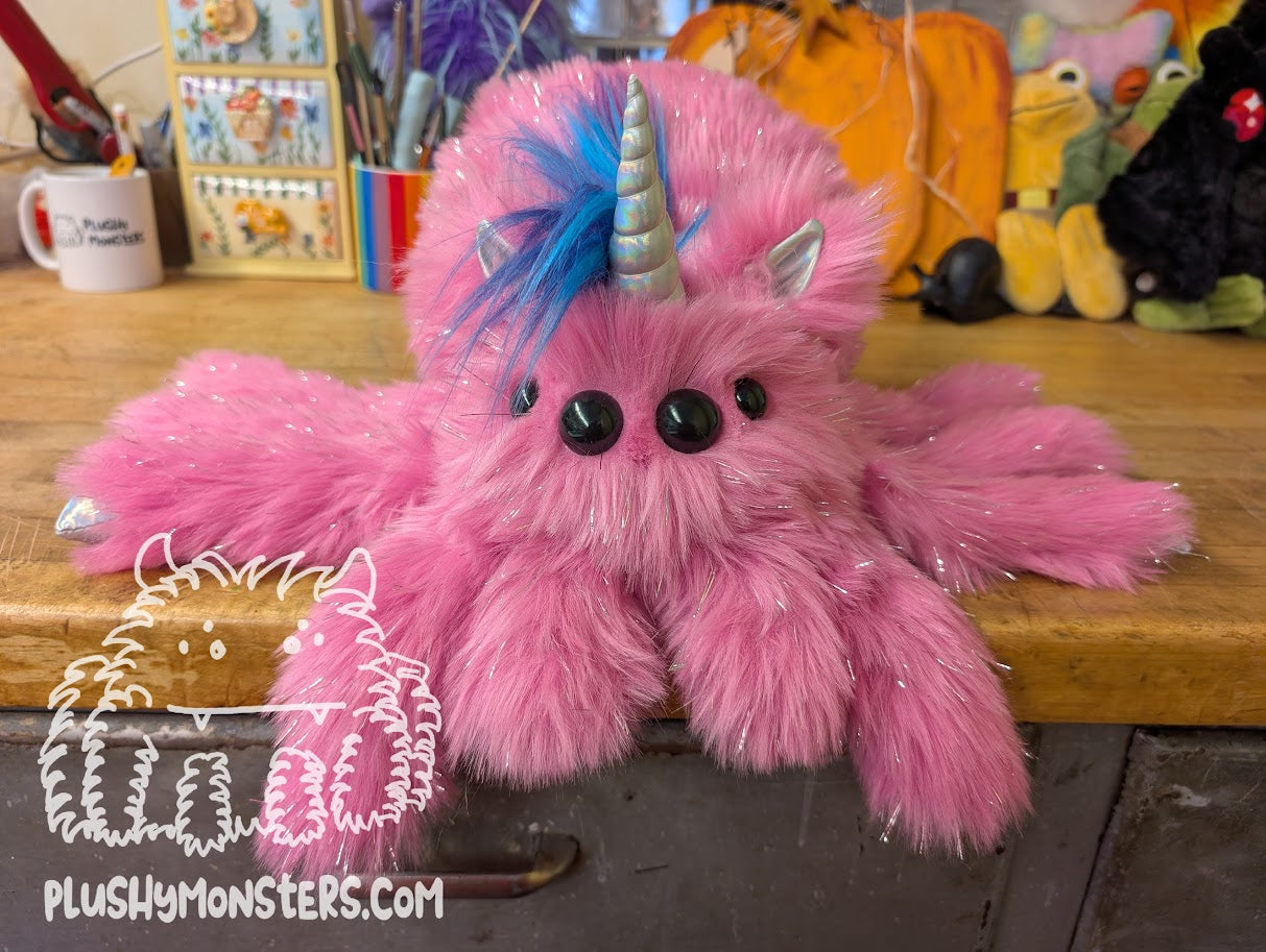 Lil' Gumball Sparkles! Unicorn Spider in Disguise - Weighted Lil' Guy