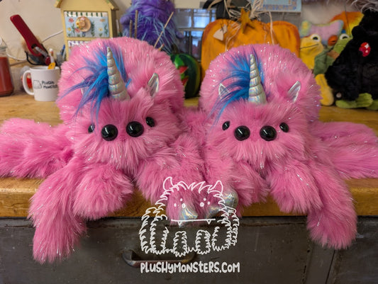 Lil' Gumball Sparkles! Unicorn Spider in Disguise - Weighted Lil' Guy