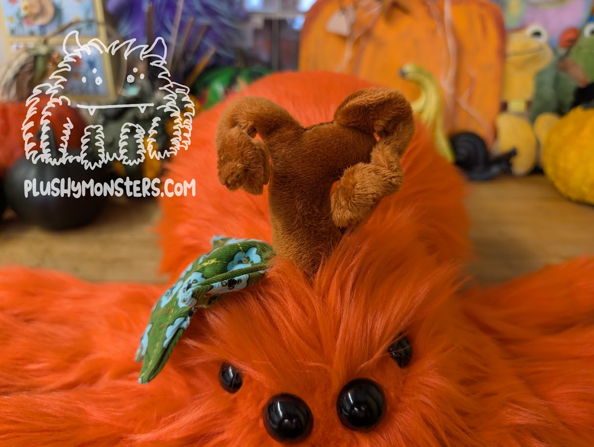 Dippity! Pumpkin Spider in Disguise - Weighted Lil' Guy